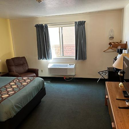 Hotel Super 8 By Wyndham Rexburg Esterno foto