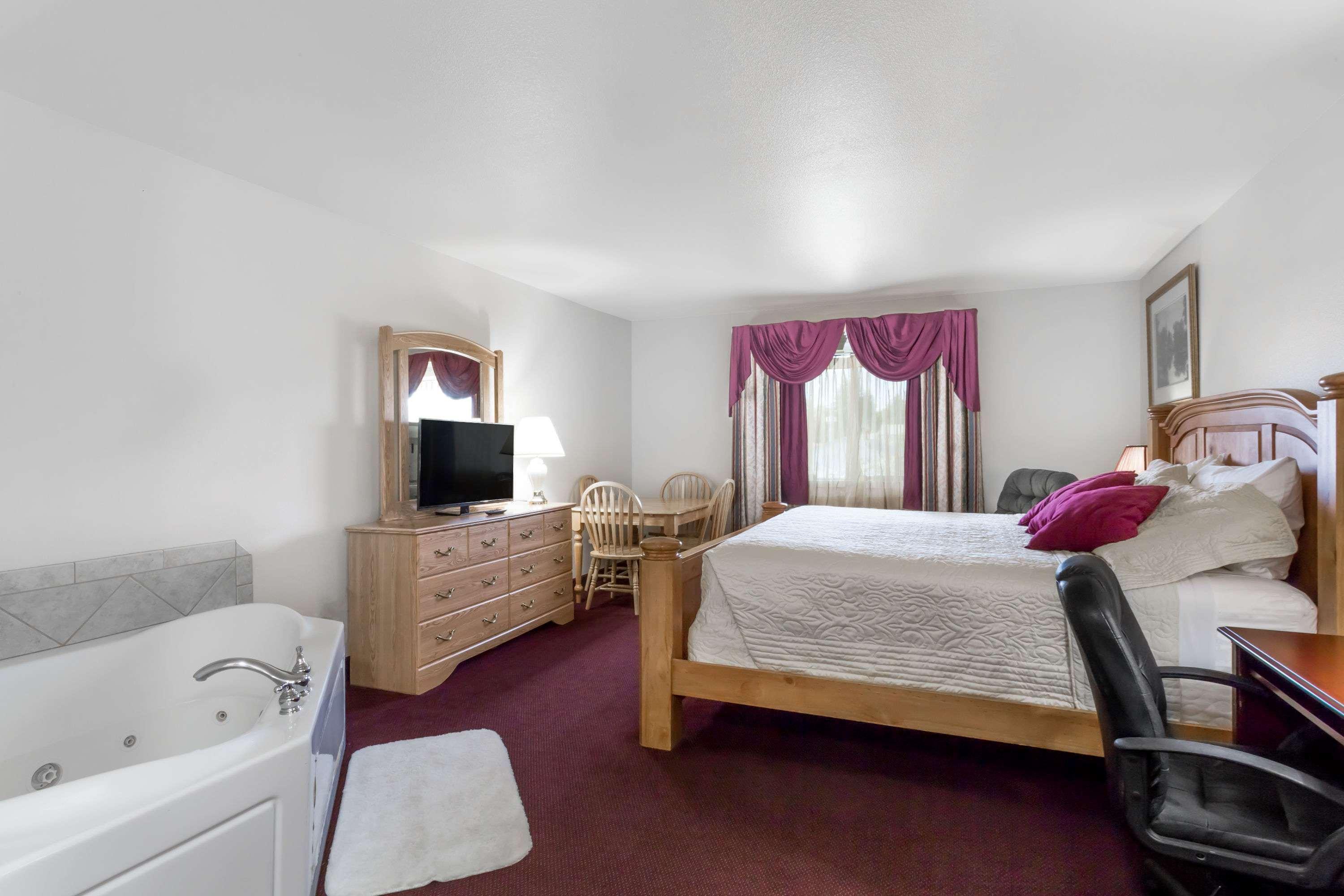 Hotel Super 8 By Wyndham Rexburg Esterno foto