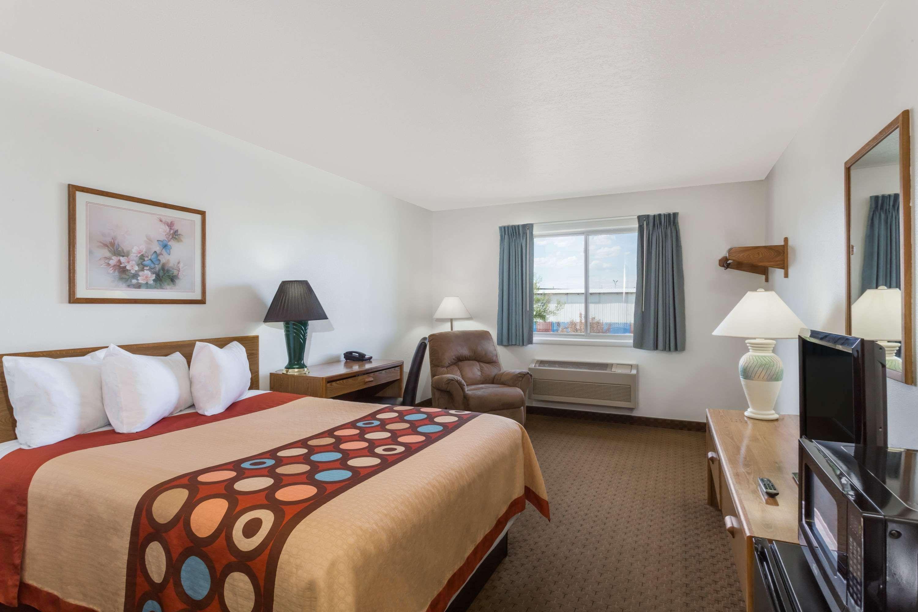 Hotel Super 8 By Wyndham Rexburg Esterno foto