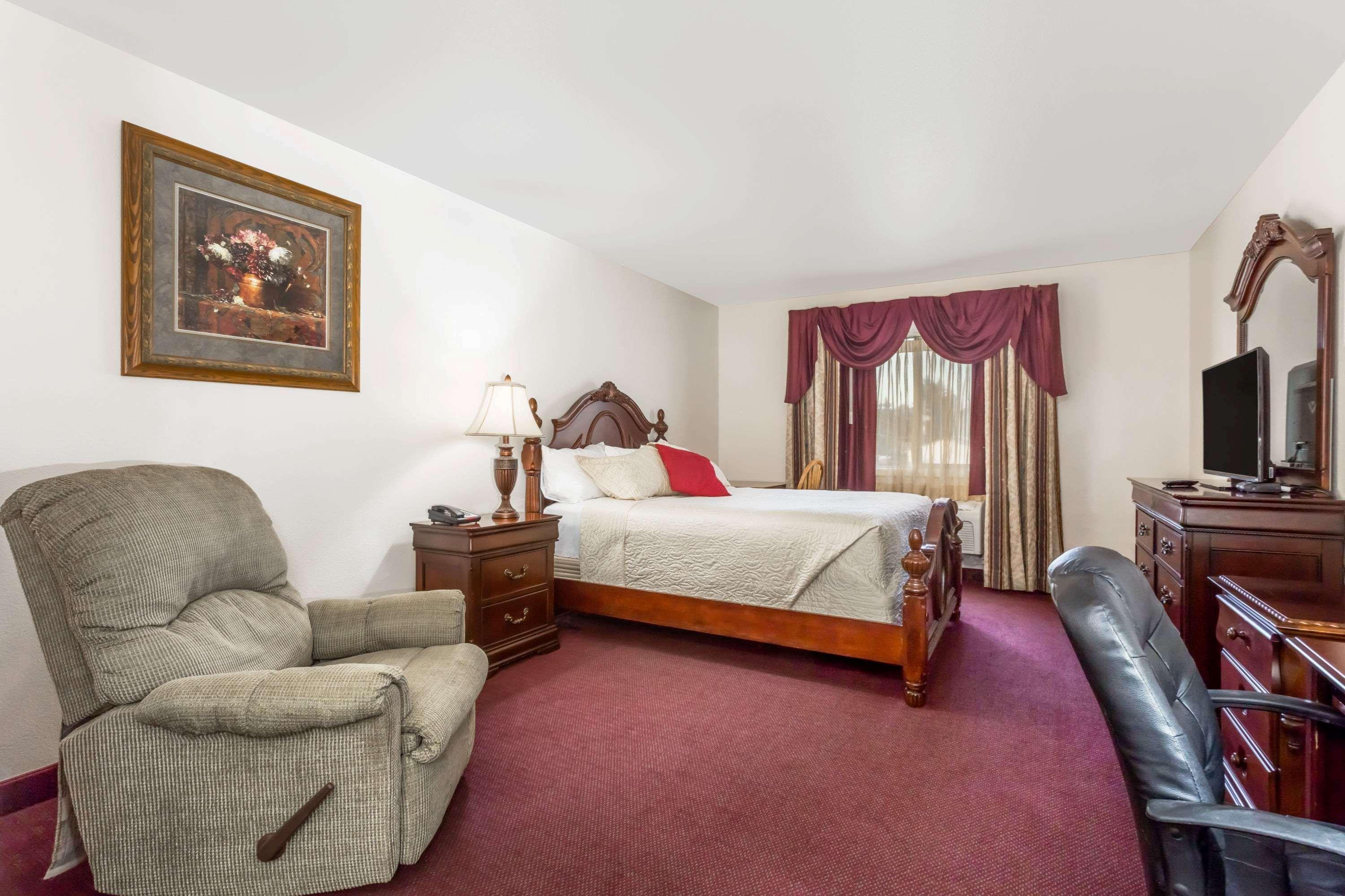 Hotel Super 8 By Wyndham Rexburg Esterno foto