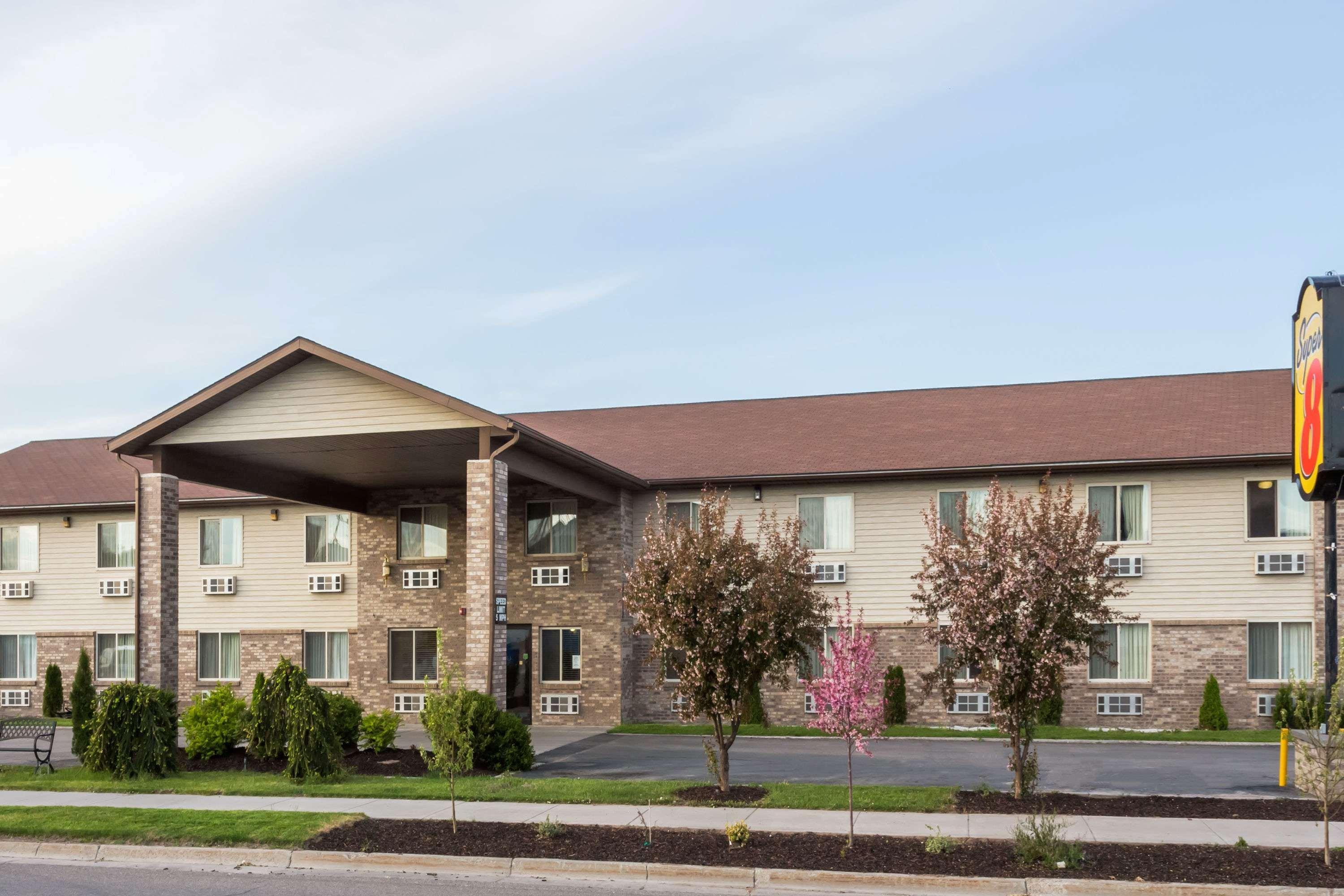 Hotel Super 8 By Wyndham Rexburg Esterno foto