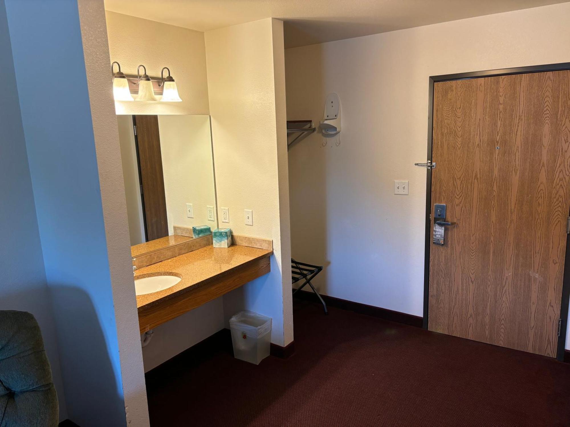 Hotel Super 8 By Wyndham Rexburg Esterno foto