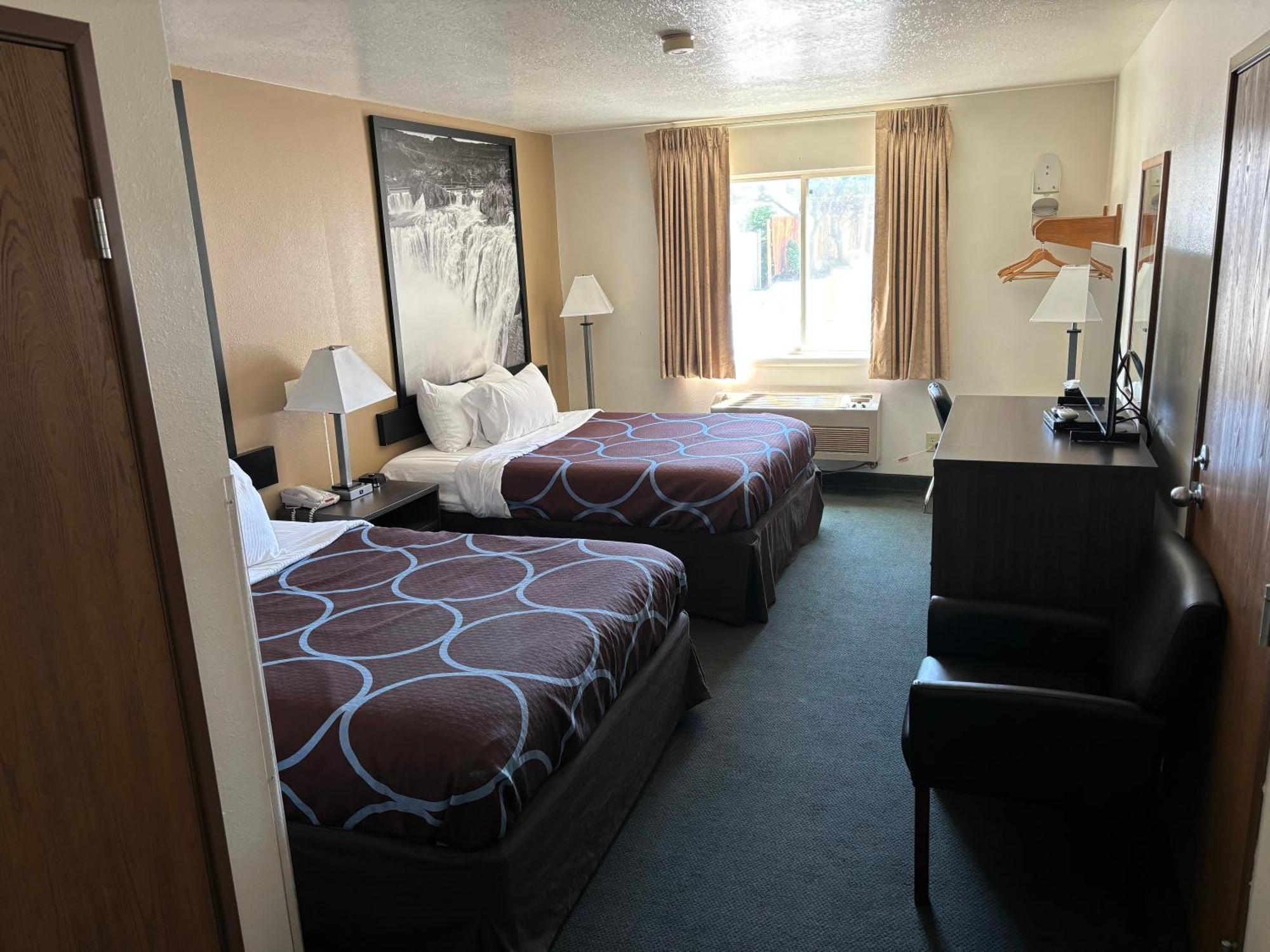 Hotel Super 8 By Wyndham Rexburg Esterno foto