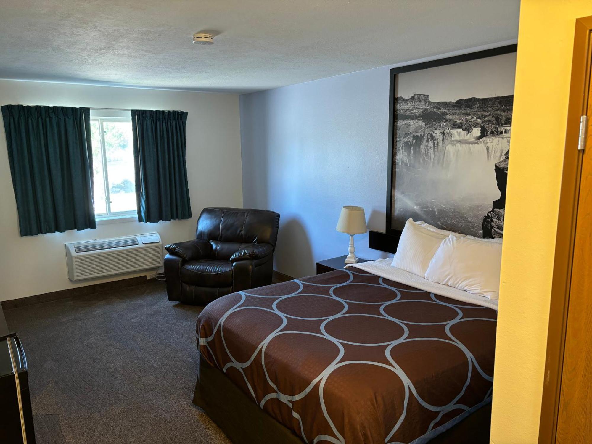 Hotel Super 8 By Wyndham Rexburg Esterno foto