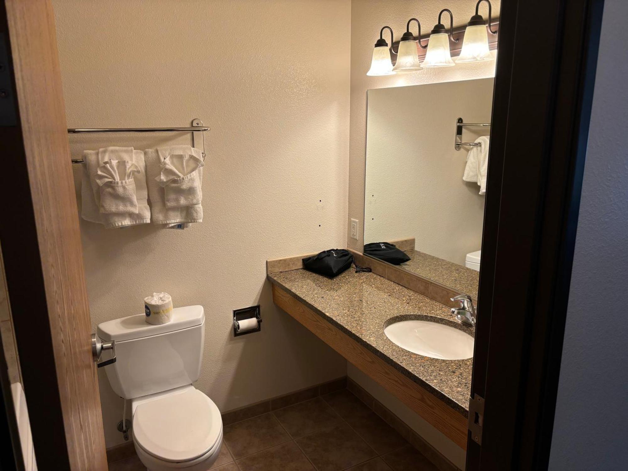Hotel Super 8 By Wyndham Rexburg Esterno foto